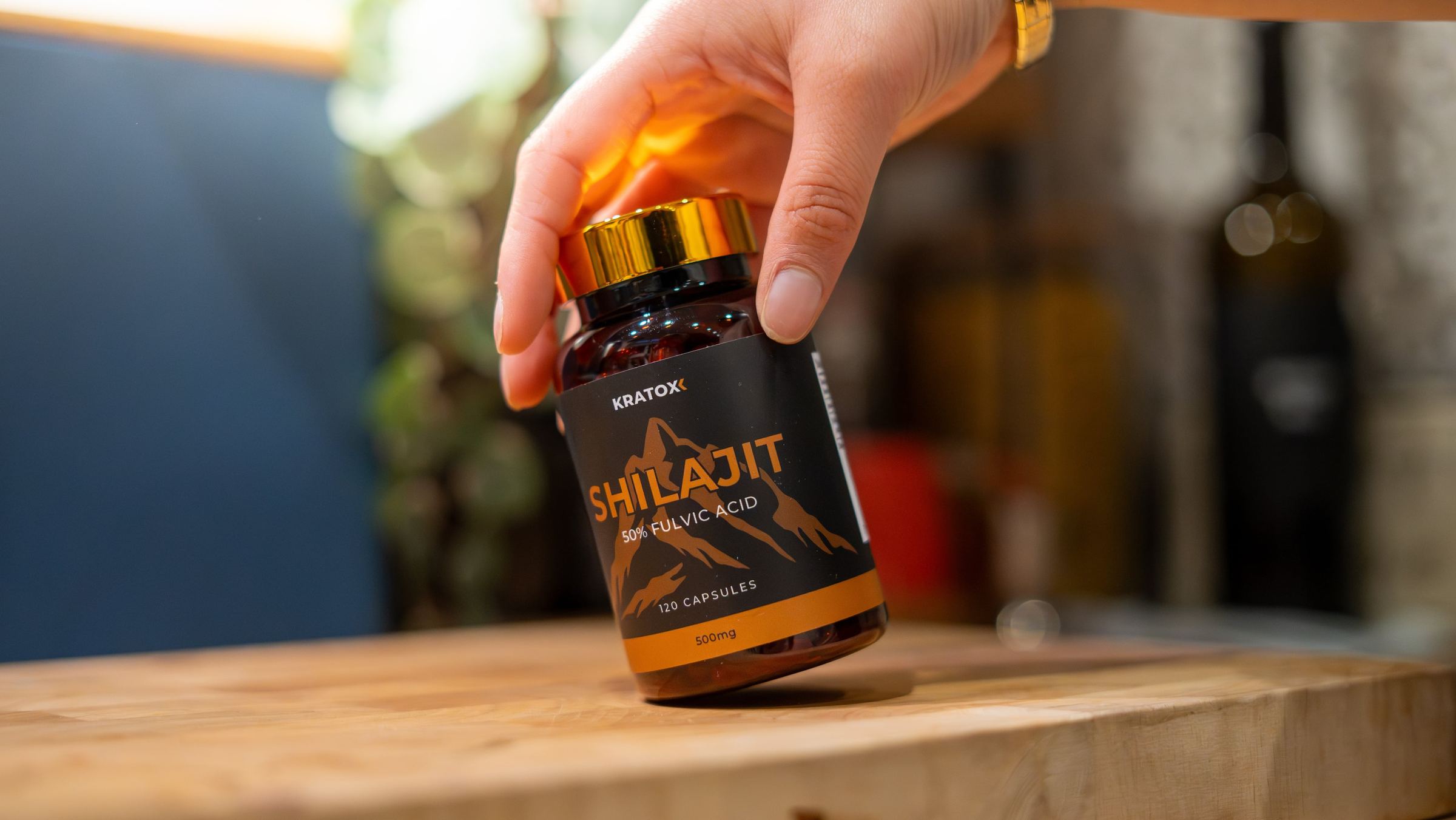 Golden label supplement in hand
