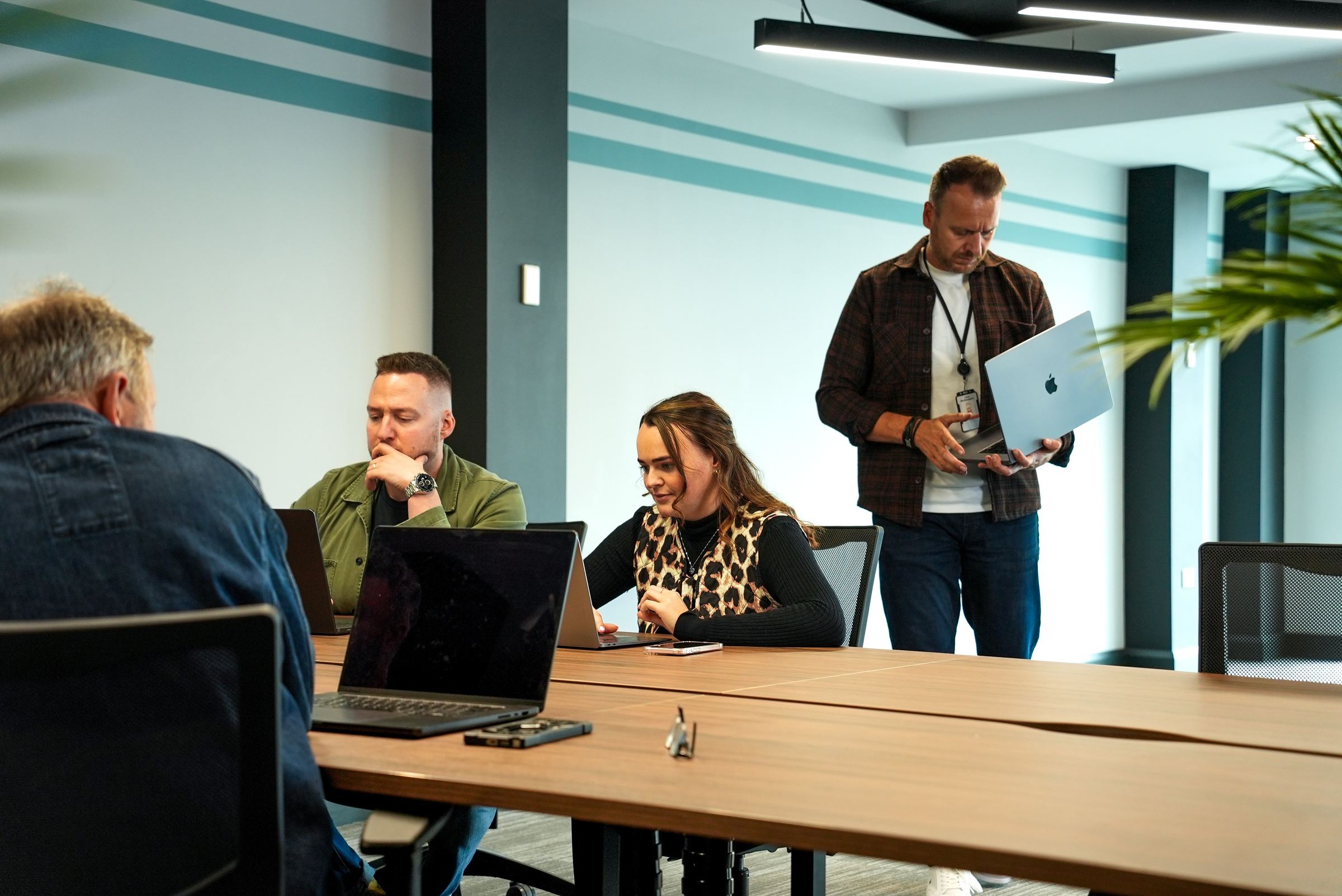 A working day around the meeting table